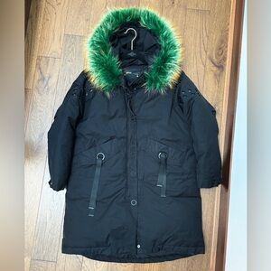 Eral Real Fur White Duck Down Woman Parka size 0-2